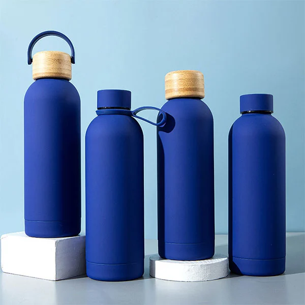 Cum a livrat Kudike 10.000 de produse personalizate pentru Boost Juice în doar 20 de zile cu potrivire strictă a culorilor Pantone?