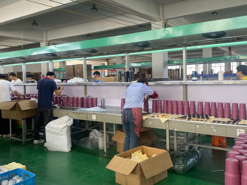 Revoluție de capacitate: Jiangzhi finalizează o comandă de 26.000 de bucăți pentru pahare de înghețată în 3 zile
